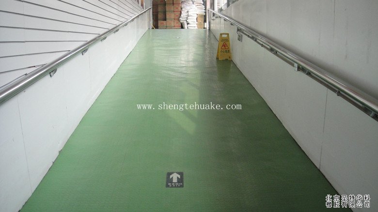 超市發(fā)橡膠地板工程實(shí)圖
